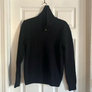 Men’s collared sweater